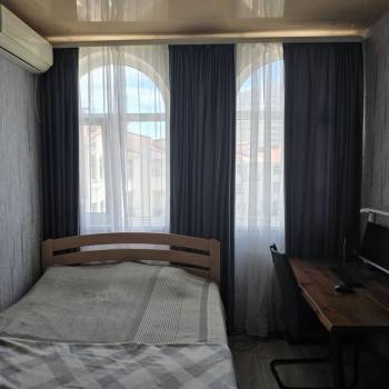 Продается 1-комнатная квартира, 36 м²