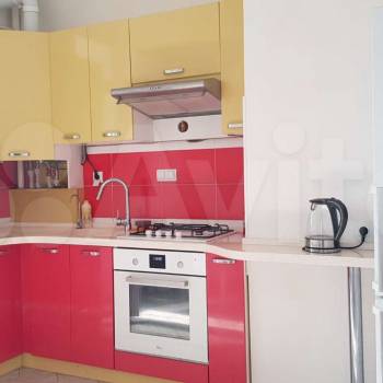 Сдается 1-комнатная квартира, 60 м²