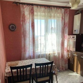 Сдается Многокомнатная квартира, 100 м²