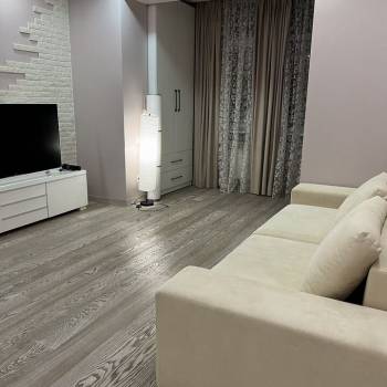 Сдается 1-комнатная квартира, 65 м²