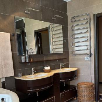 Продается 3-х комнатная квартира, 142,1 м²