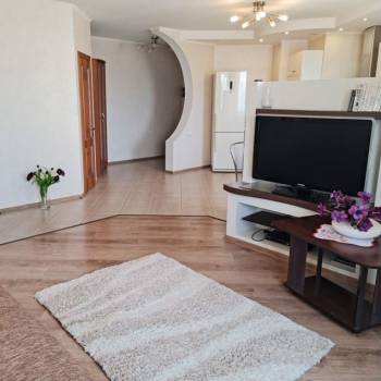 Сдается 2-х комнатная квартира, 70 м²