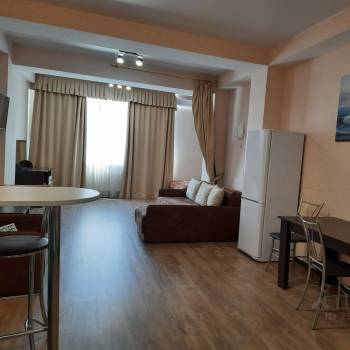 Сдается 1-комнатная квартира, 55 м²
