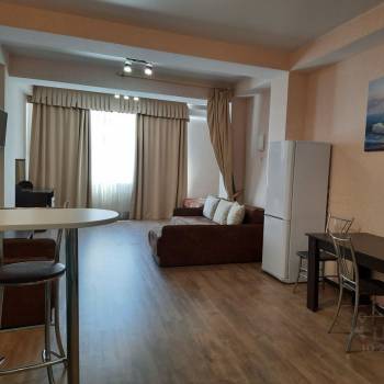 Сдается 1-комнатная квартира, 55 м²