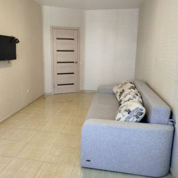 Продается 1-комнатная квартира, 38 м²