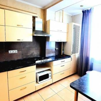 Продается 1-комнатная квартира, 38 м²