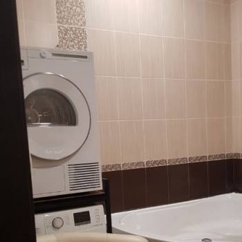 Продается 1-комнатная квартира, 57 м²