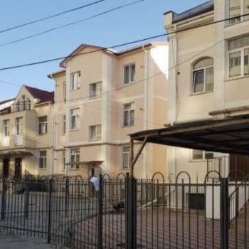 Продается 1-комнатная квартира, 57 м²