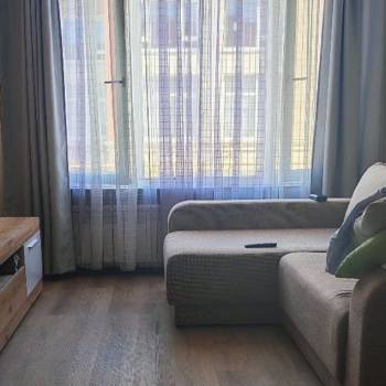 Продается 1-комнатная квартира, 42 м²