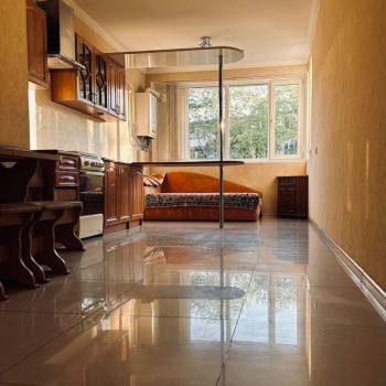 Сдается 1-комнатная квартира, 55 м²