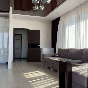 Продается 1-комнатная квартира, 81 м²
