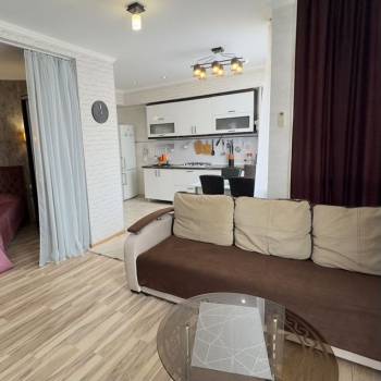 Продается 1-комнатная квартира, 43 м²