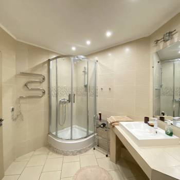 Продается 1-комнатная квартира, 43 м²