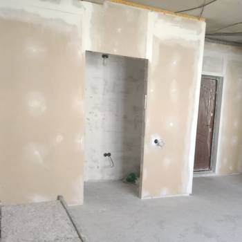 Продается 1-комнатная квартира, 42 м²