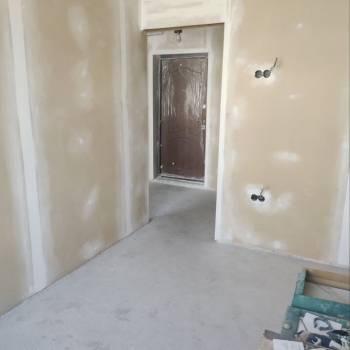 Продается 1-комнатная квартира, 42 м²
