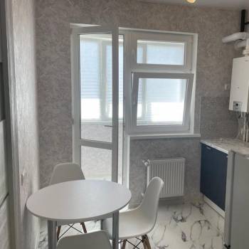Сдается 1-комнатная квартира, 38 м²