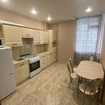 Сдается 1-комнатная квартира, 40 м²