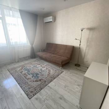 Сдается 1-комнатная квартира, 40 м²