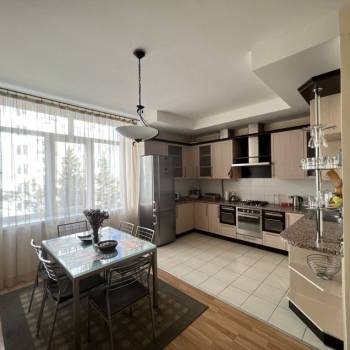 Сдается 2-х комнатная квартира, 85 м²