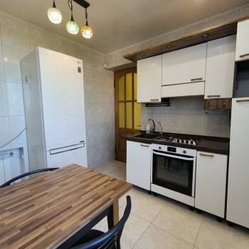 Сдается Многокомнатная квартира, 82,6 м²