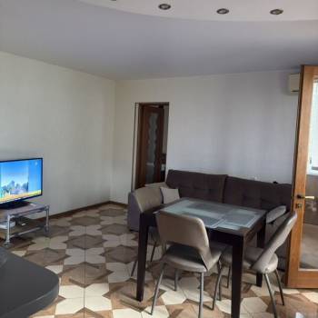 Сдается Многокомнатная квартира, 70 м²
