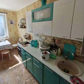 Продается Многокомнатная квартира, 76,9 м²
