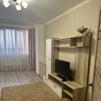 Сдается 2-х комнатная квартира, 75 м²