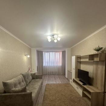 Сдается 2-х комнатная квартира, 75 м²