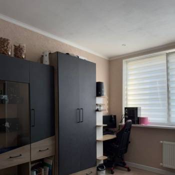 Продается 1-комнатная квартира, 42 м²