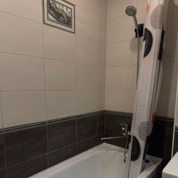 Продается 1-комнатная квартира, 42 м²