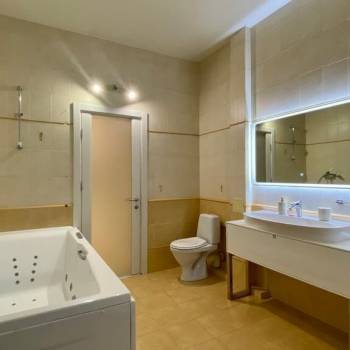 Сдается 2-х комнатная квартира, 84 м²
