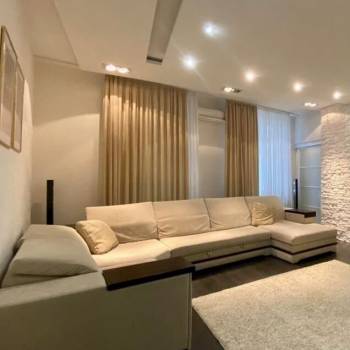 Сдается 2-х комнатная квартира, 84 м²