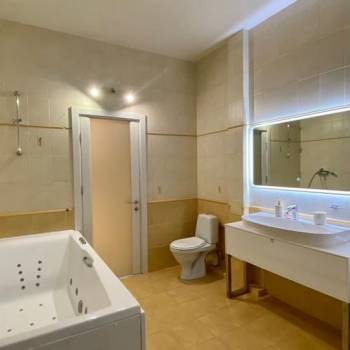 Сдается 2-х комнатная квартира, 84 м²