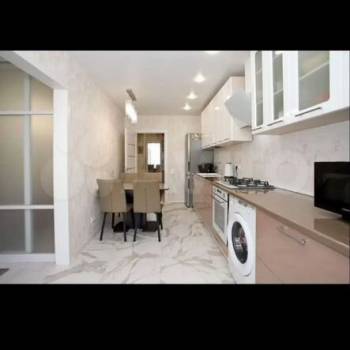 Продается 1-комнатная квартира, 49,7 м²
