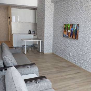 Продается 1-комнатная квартира, 42 м²