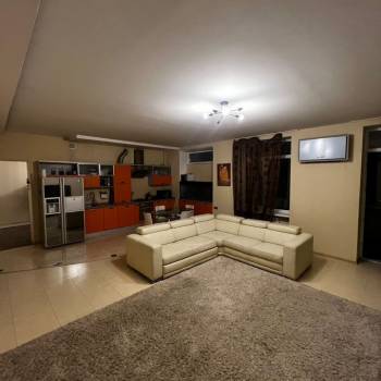 Сдается 2-х комнатная квартира, 72 м²