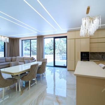 Продается Дом, 251 м²