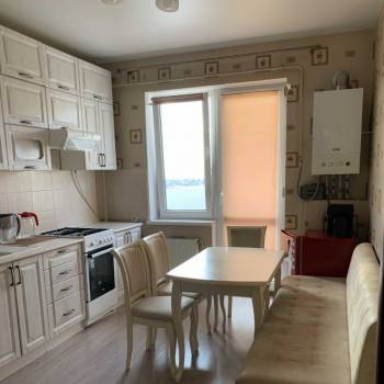 Продается 1-комнатная квартира, 46 м²