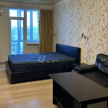 Сдается 1-комнатная квартира, 56 м²