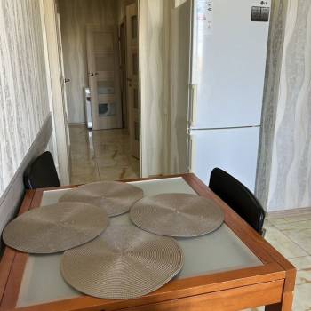 Сдается 1-комнатная квартира, 56 м²
