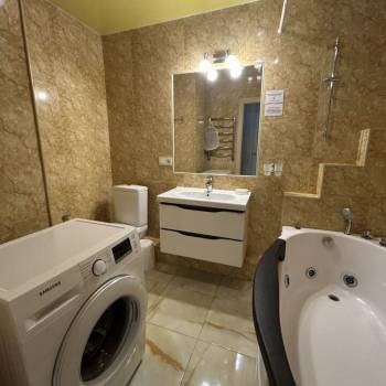 Сдается 1-комнатная квартира, 56 м²
