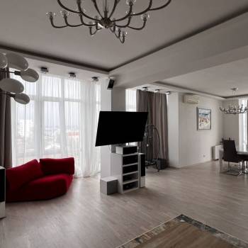 Продается 3-х комнатная квартира, 191,3 м²
