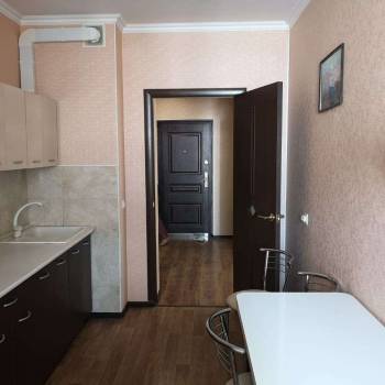 Сдается 1-комнатная квартира, 43 м²