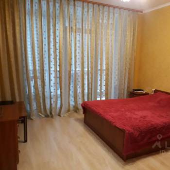 Сдается 1-комнатная квартира, 55 м²