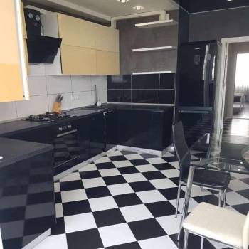 Сдается 2-х комнатная квартира, 75 м²