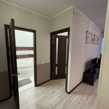 Сдается 1-комнатная квартира, 63,1 м²