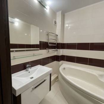 Сдается 1-комнатная квартира, 63,1 м²