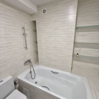 Сдается 1-комнатная квартира, 54 м²