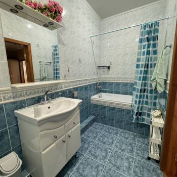 Сдается 2-х комнатная квартира, 65 м²