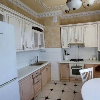Продается 1-комнатная квартира, 64 м²